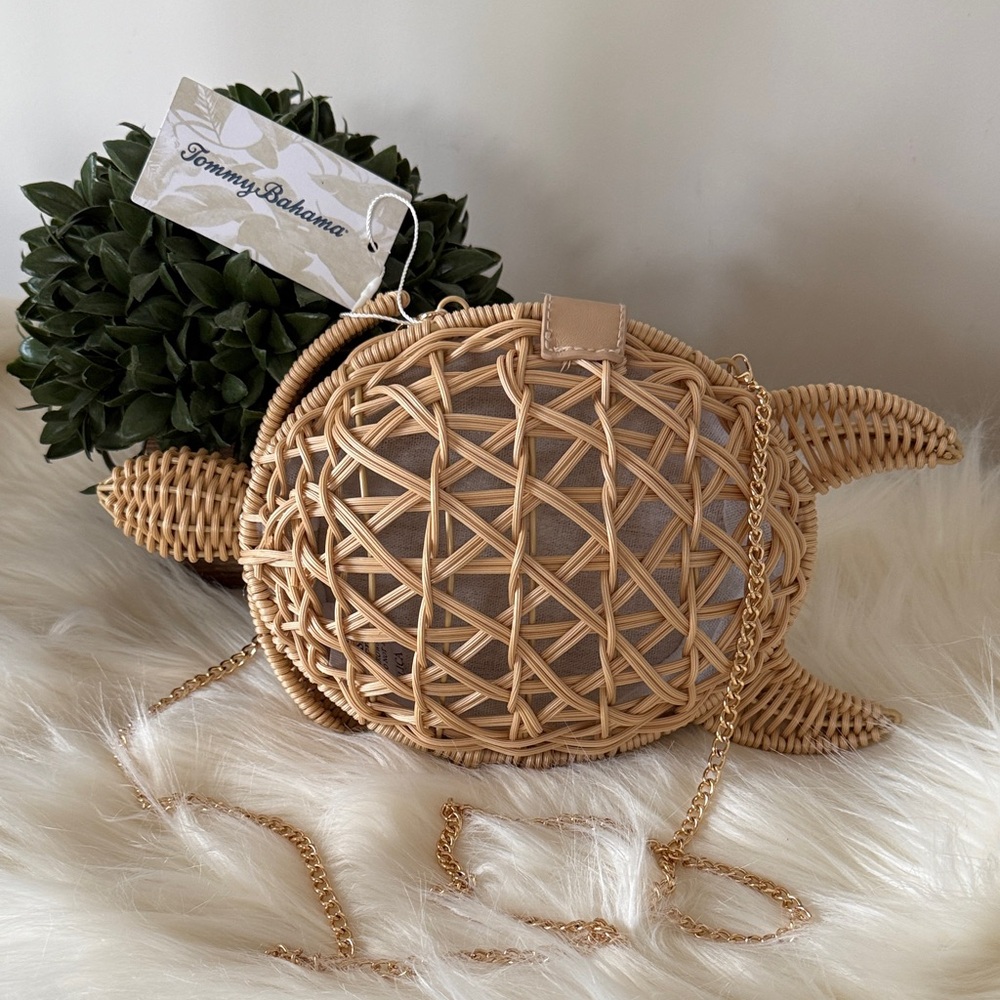🐢 NWT Tommy Bahama Tan Woven Turtle Bag - Picture 2 of 8